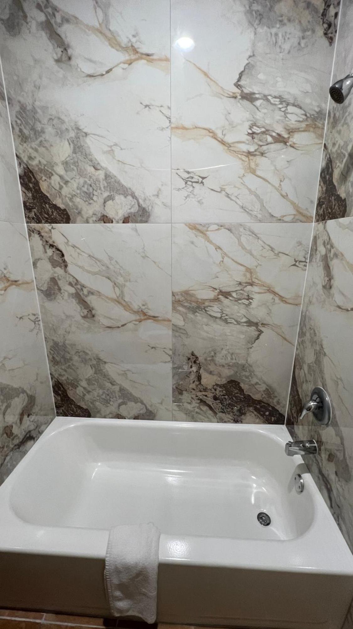 هيوستن The Symphony Inn & Suites المظهر الخارجي الصورة